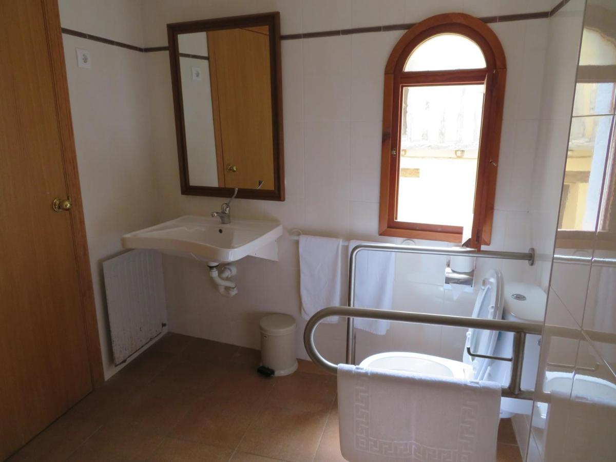 Meson La Lonja Hotel Herbes Luaran gambar